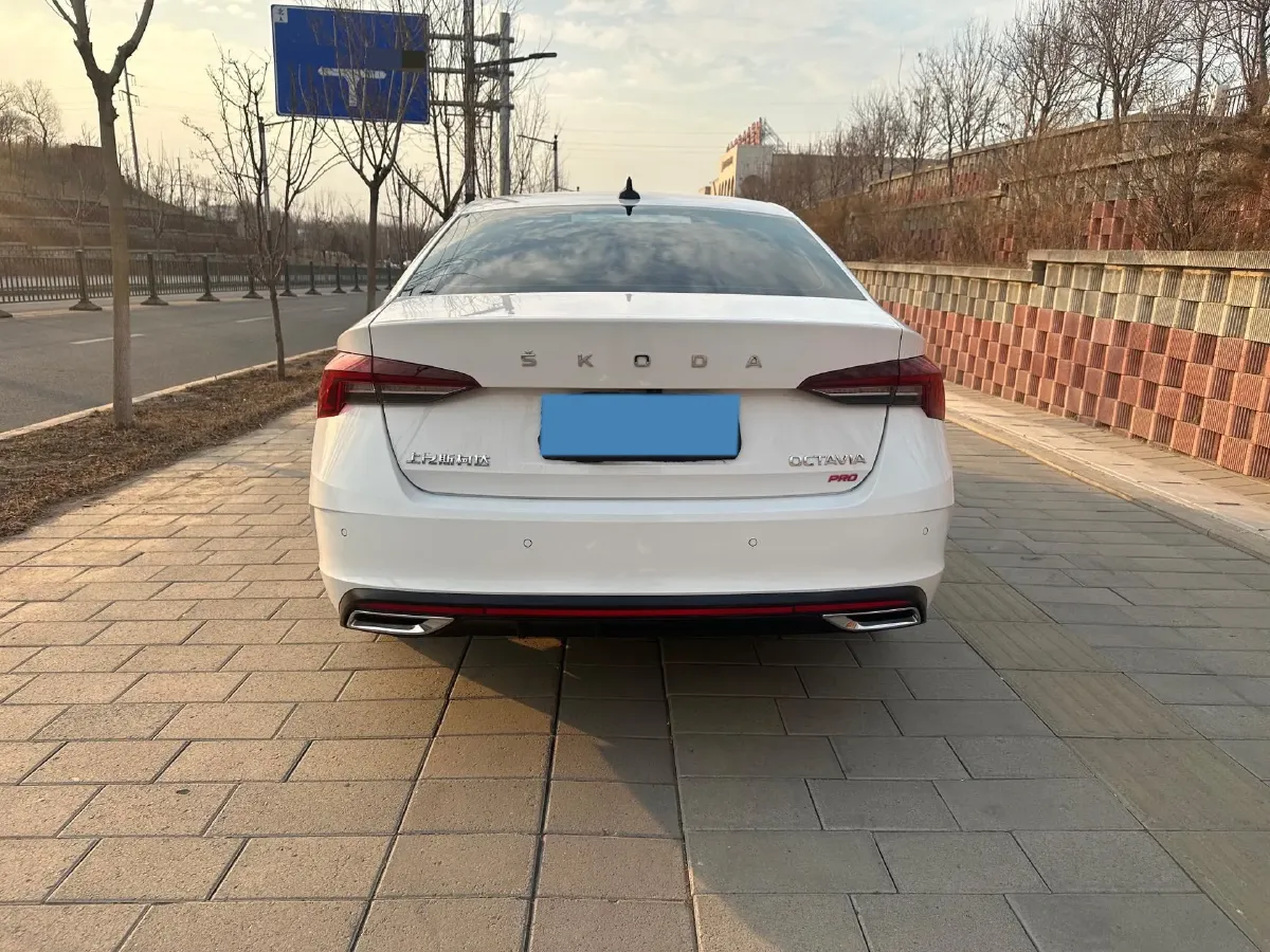 2022 Skoda Octavia 1.4T 150HP L4 7DCT,autocango,china used car exporter,china ev exporter,chinese used car exporter,chinese used ev exporter