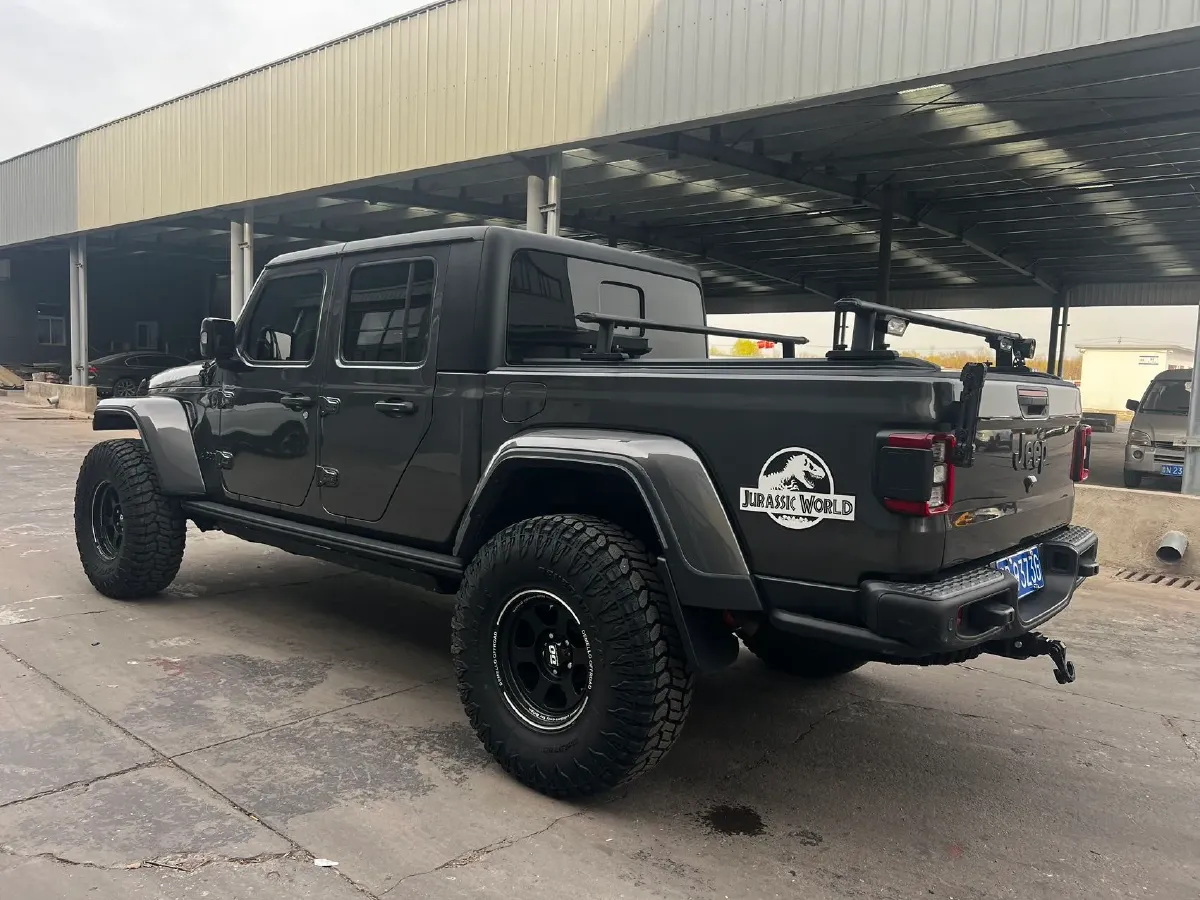 2022 Jeep Gladiator 3.6L 284HP V6 8AT,autocango,china used car exporter,china ev exporter,chinese used car exporter,chinese used ev exporter
