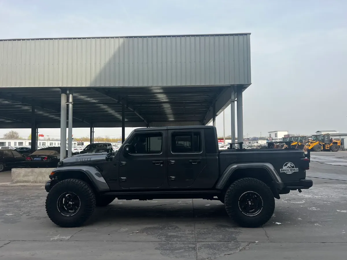 2022 Jeep Gladiator 3.6L 284HP V6 8AT,autocango,china used car exporter,china ev exporter,chinese used car exporter,chinese used ev exporter