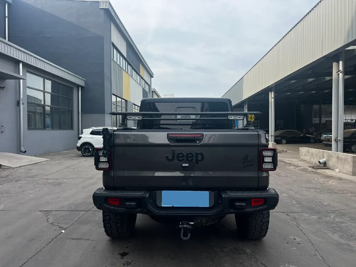 2022 Jeep Gladiator 3.6L 284HP V6 8AT,autocango,china used car exporter,china ev exporter,chinese used car exporter,chinese used ev exporter