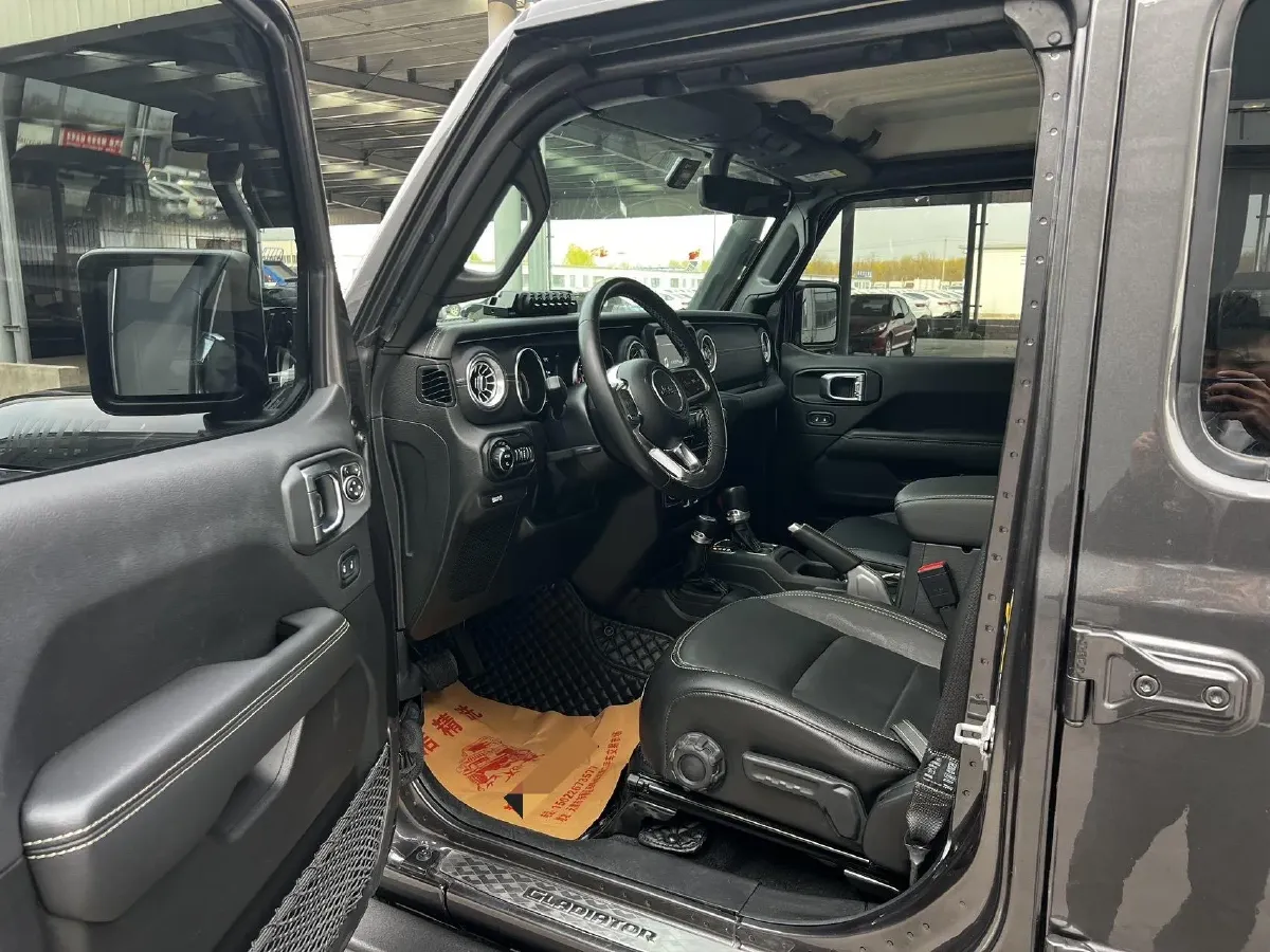 2022 Jeep Gladiator 3.6L 284HP V6 8AT,autocango,china used car exporter,china ev exporter,chinese used car exporter,chinese used ev exporter