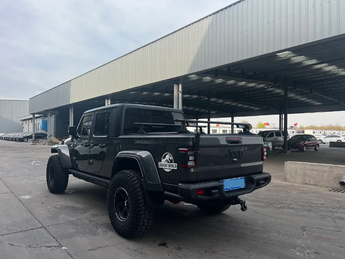 2022 Jeep Gladiator 3.6L 284HP V6 8AT,autocango,china used car exporter,china ev exporter,chinese used car exporter,chinese used ev exporter