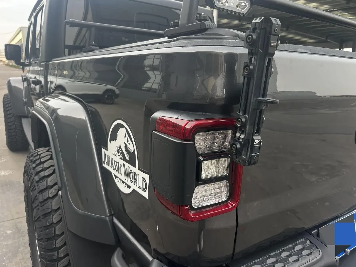 2022 Jeep Gladiator 3.6L 284HP V6 8AT,autocango,china used car exporter,china ev exporter,chinese used car exporter,chinese used ev exporter