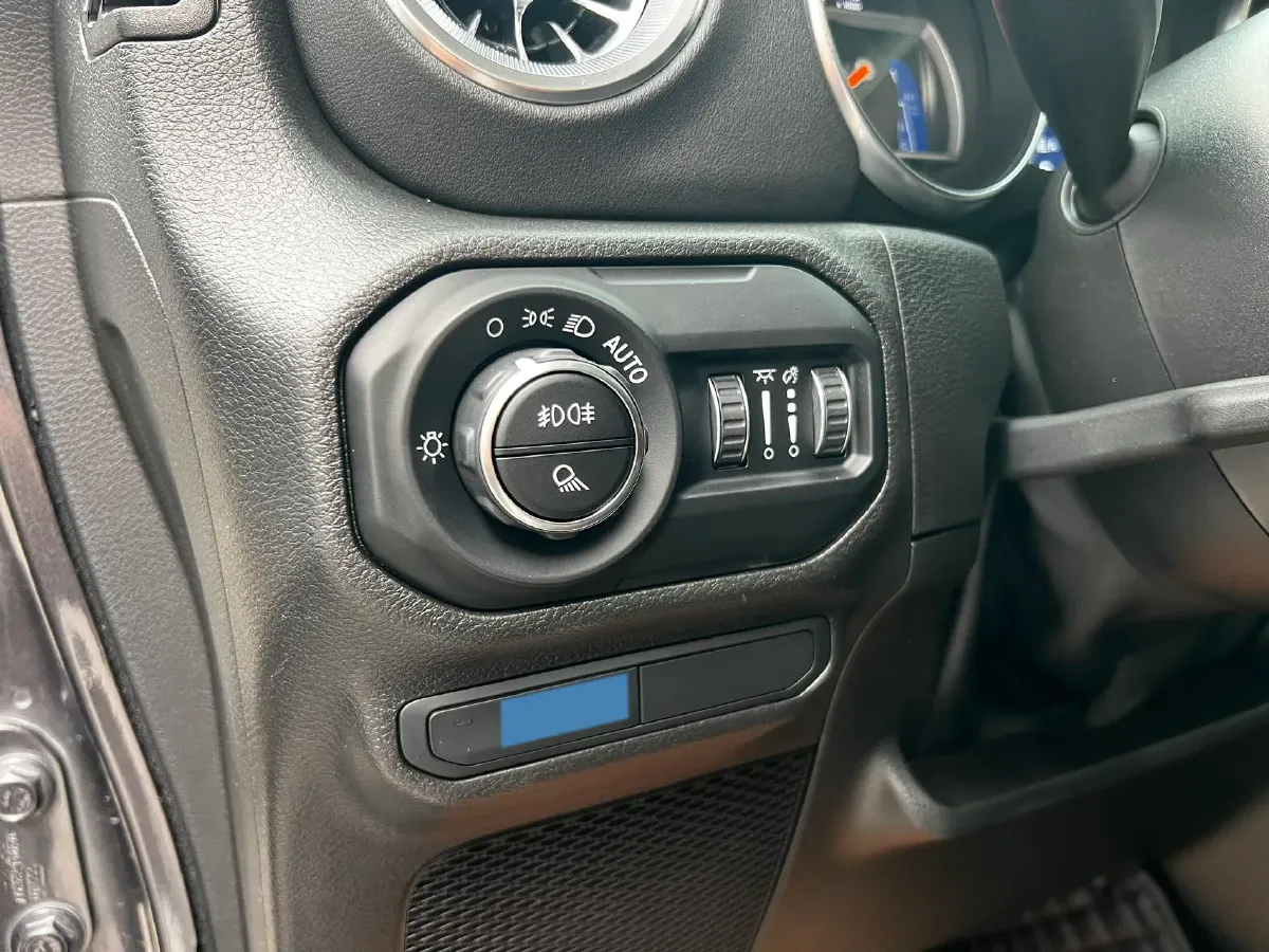 2022 Jeep Gladiator 3.6L 284HP V6 8AT,autocango,china used car exporter,china ev exporter,chinese used car exporter,chinese used ev exporter