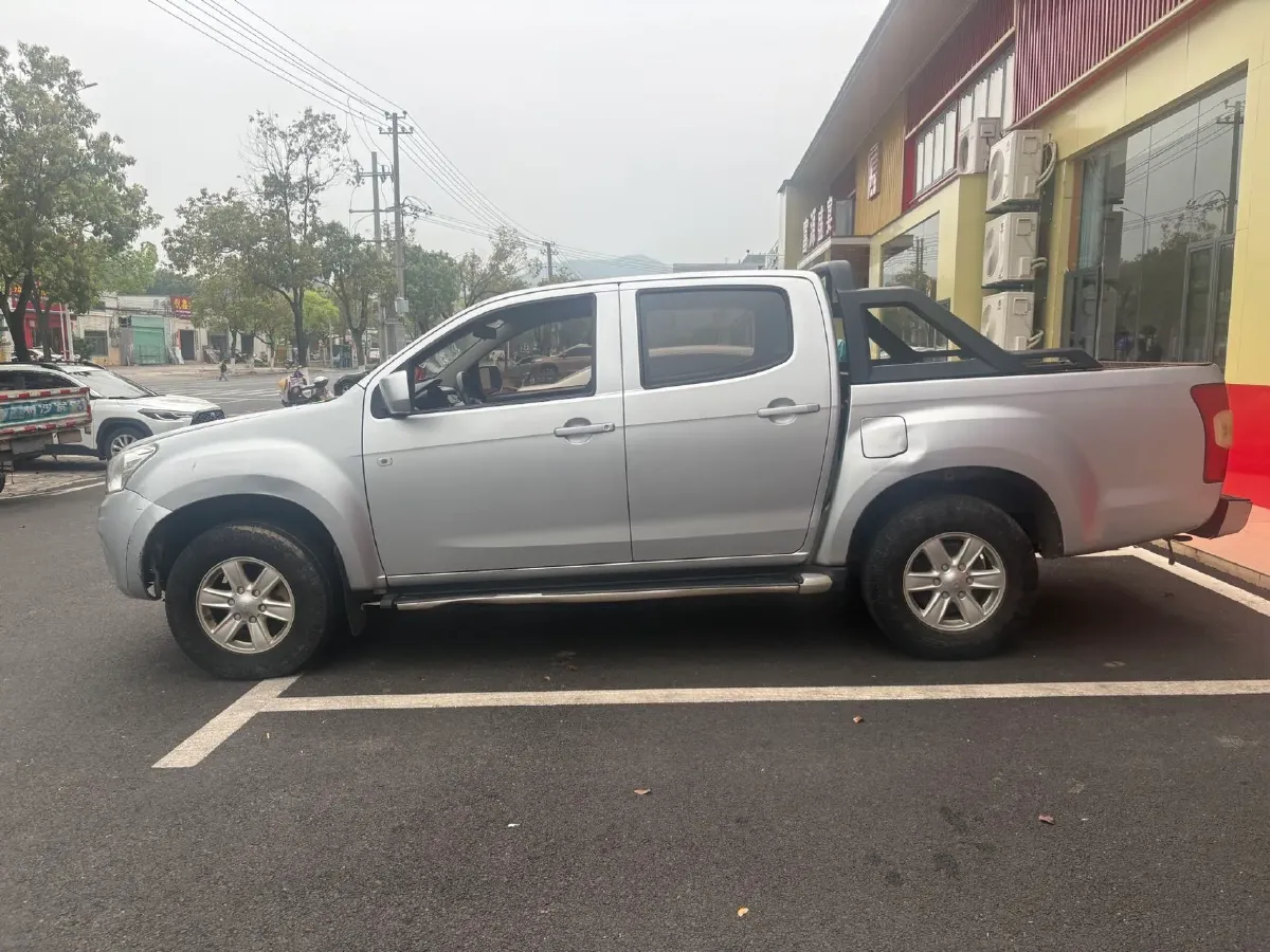 2018 Isuzu RE-MAX Jim 2.8T 116HP L4 5MT,autocango,china used car exporter,china ev exporter,chinese used car exporter,chinese used ev exporter
