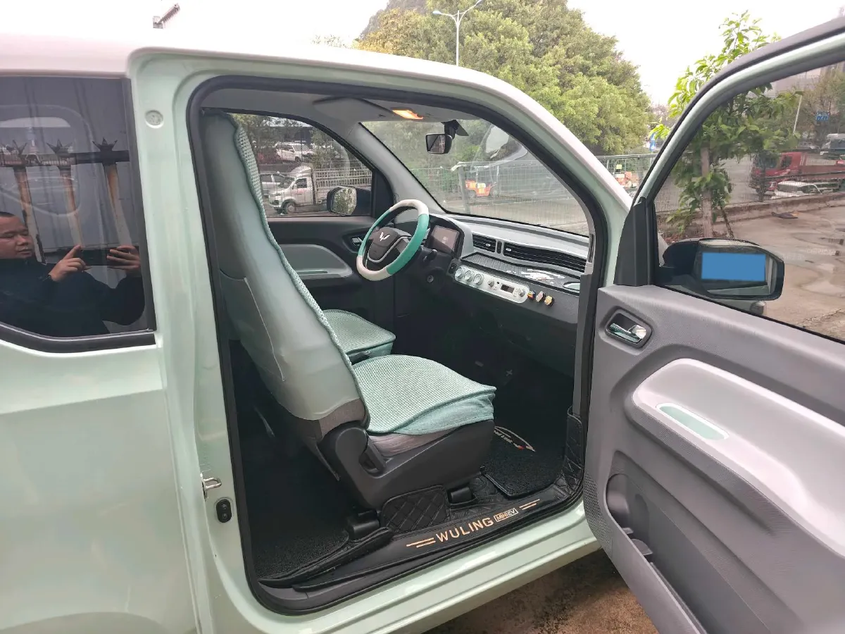 2021 WuLing HongGuang MINI EV BEV 13.9KWH,autocango,china used car exporter,china ev exporter,chinese used car exporter,chinese used ev exporter