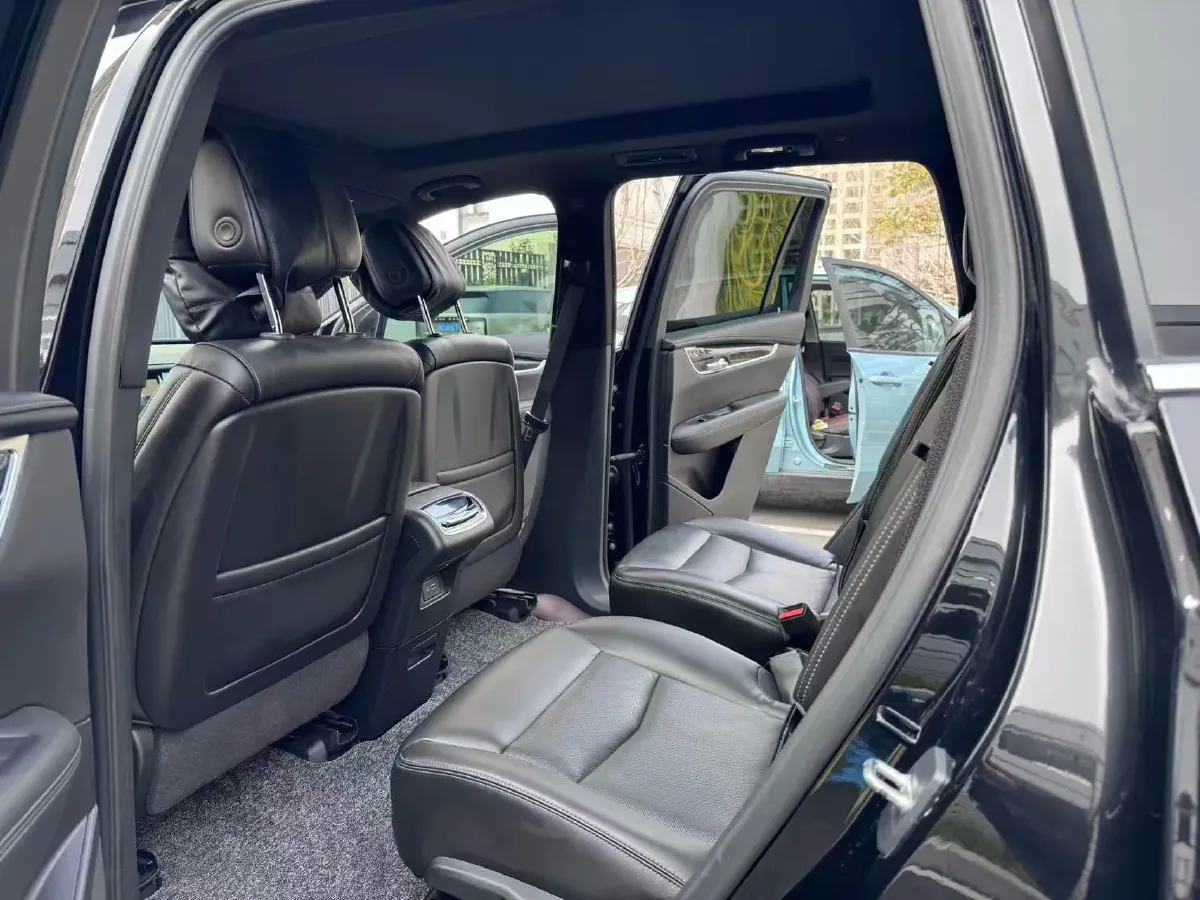 2021 Cadillac XT6 2.0T 237HP L4 9AT,autocango,china used car exporter,china ev exporter,chinese used car exporter,chinese used ev exporter