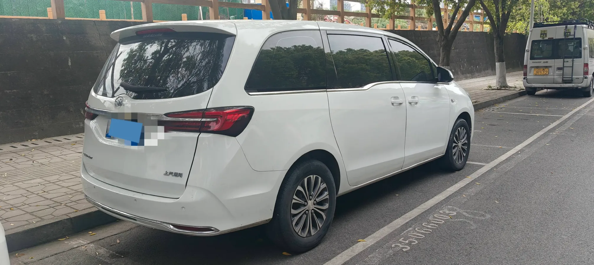 2021 Buick GL8 2.0T 237HP L4 9AT,autocango,china used car exporter,china ev exporter,chinese used car exporter,chinese used ev exporter