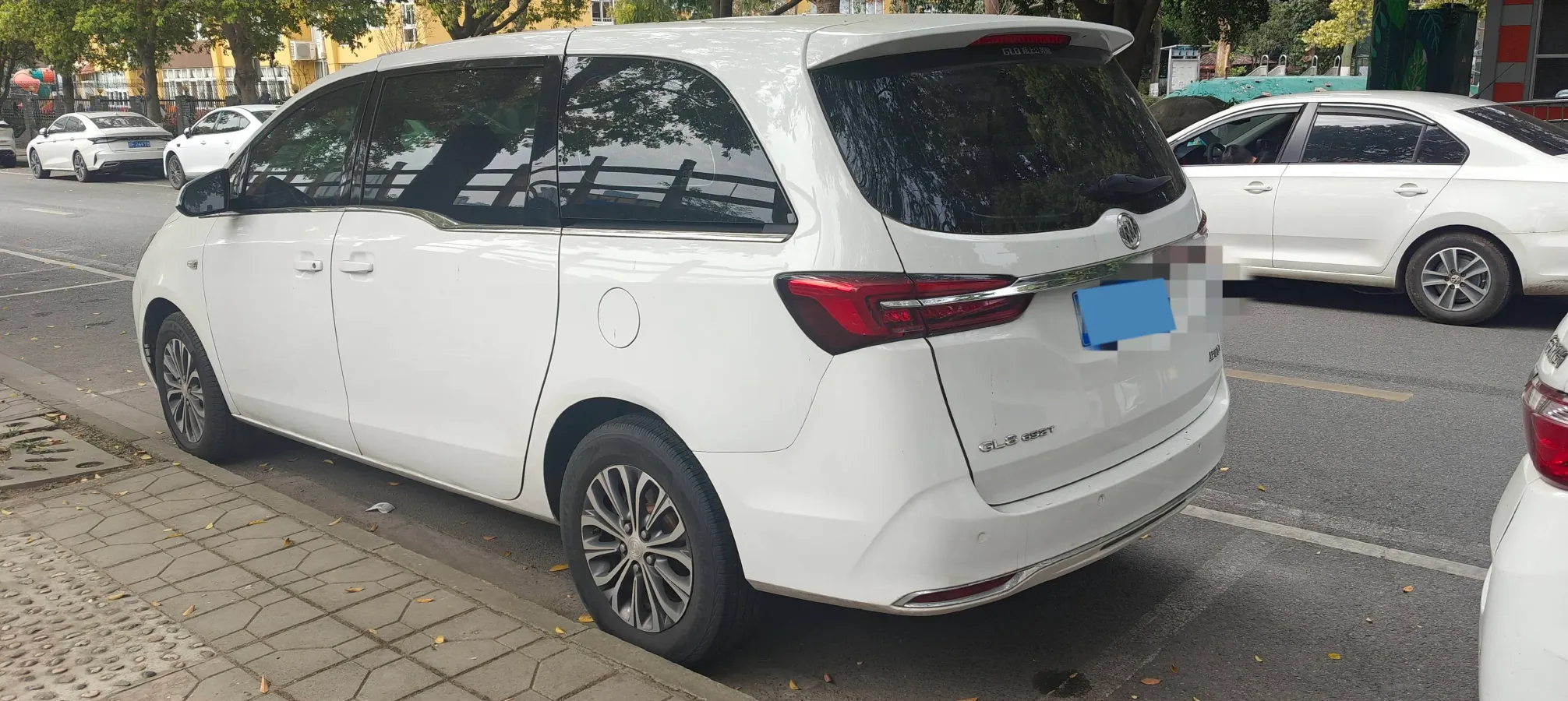 2021 Buick GL8 2.0T 237HP L4 9AT,autocango,china used car exporter,china ev exporter,chinese used car exporter,chinese used ev exporter