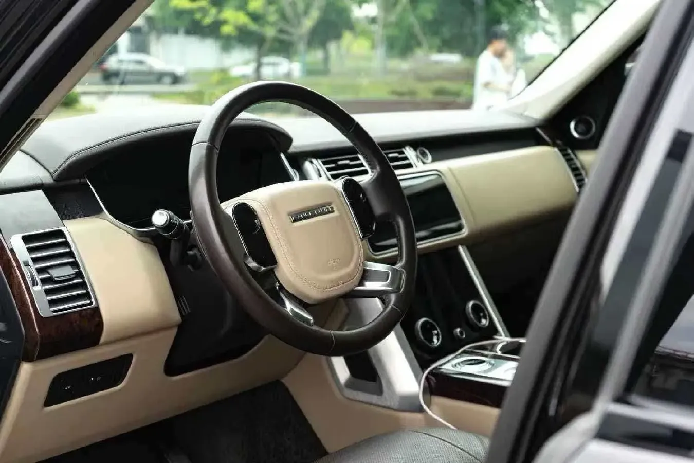 2020 Land Rover Range Rover 3.0T 400HP L6 8AT,autocango,china used car exporter,china ev exporter,chinese used car exporter,chinese used ev exporter