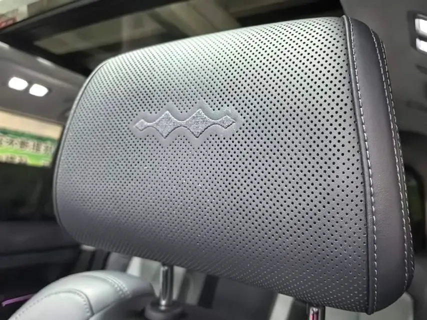 2023 FangChengBao Bao 5 1.5T 194HP L4 E-CVT PHEV 31.8KWH,autocango,china used car exporter,china ev exporter,chinese used car exporter,chinese used ev exporter