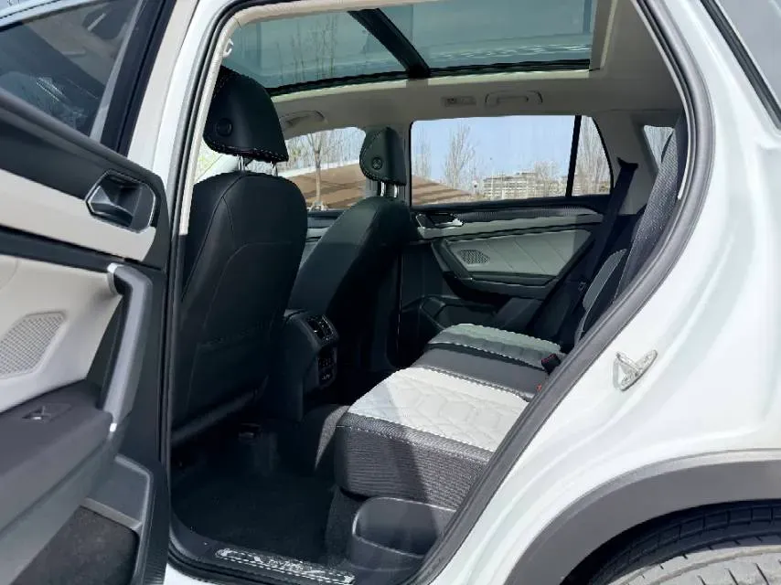 2024 Volkswagen Tayron 2.0T 186HP L4 7DCT,autocango,china used car exporter,china ev exporter,chinese used car exporter,chinese used ev exporter