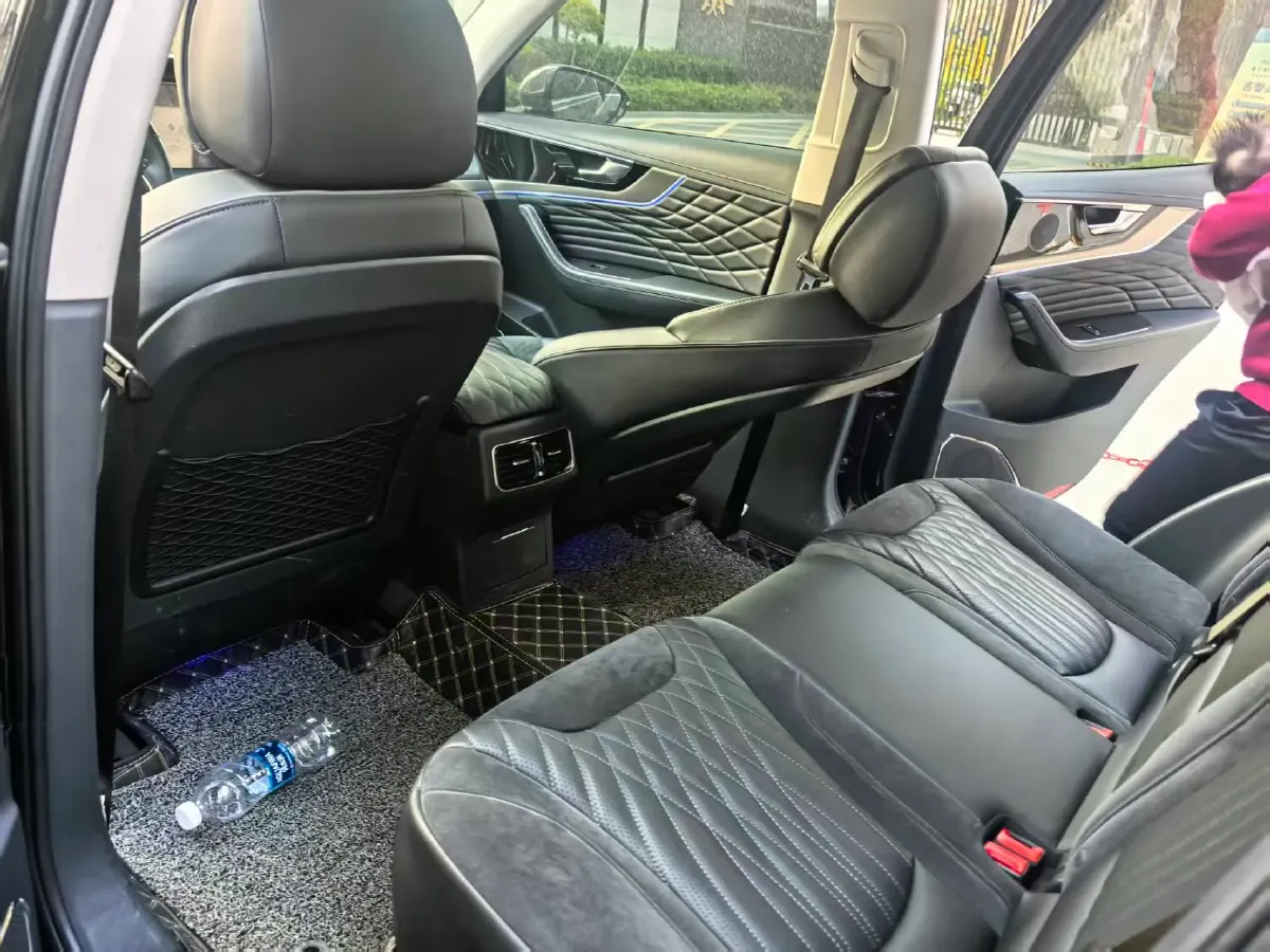 2022 HongQi HS5 2.0T 224HP L4 6AT,autocango,china used car exporter,china ev exporter,chinese used car exporter,chinese used ev exporter