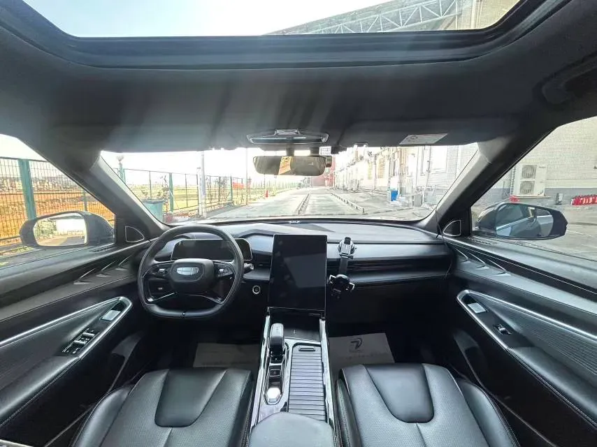 2024 Geely Emgrand L HiP 1.5T 181HP L4 3DHT PHEV 15.5KWH,autocango,china used car exporter,china ev exporter,chinese used car exporter,chinese used ev exporter