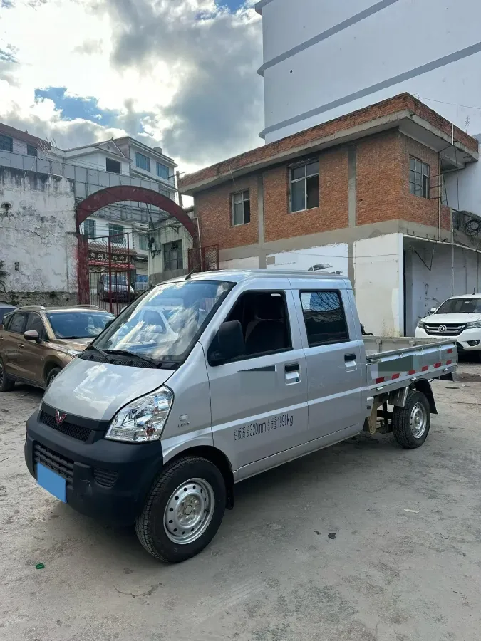 2023 WuLing RongGuang Mini Truck 1.5L 102HP L4 5MT,autocango,china used car exporter,china ev exporter,chinese used car exporter,chinese used ev exporter