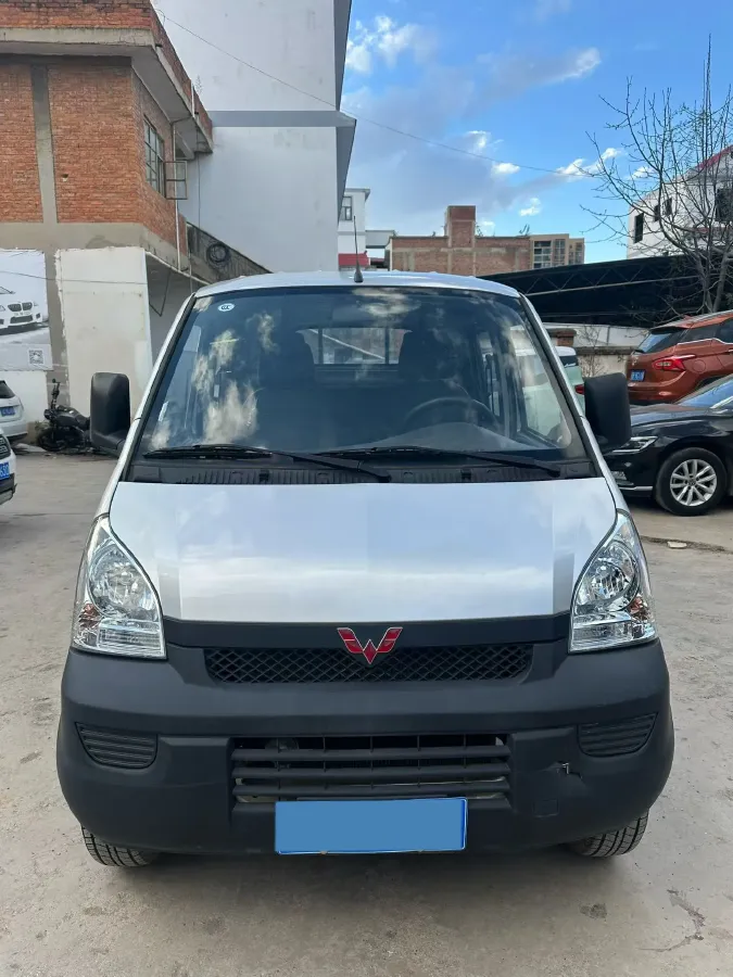 2023 WuLing RongGuang Mini Truck 1.5L 102HP L4 5MT,autocango,china used car exporter,china ev exporter,chinese used car exporter,chinese used ev exporter
