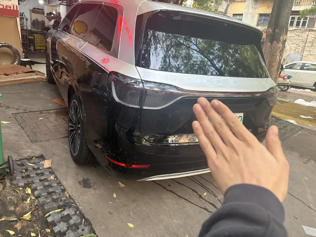 2024 AITO AITO M9 1.5T 152HP L4 REEV 42KWH,autocango,china used car exporter,china ev exporter,chinese used car exporter,chinese used ev exporter