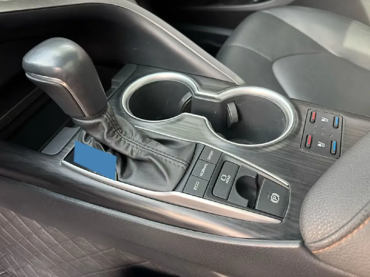 2023 Toyota Camry 2.5L 207HP L4 8AT,autocango,china used car exporter,china ev exporter,chinese used car exporter,chinese used ev exporter