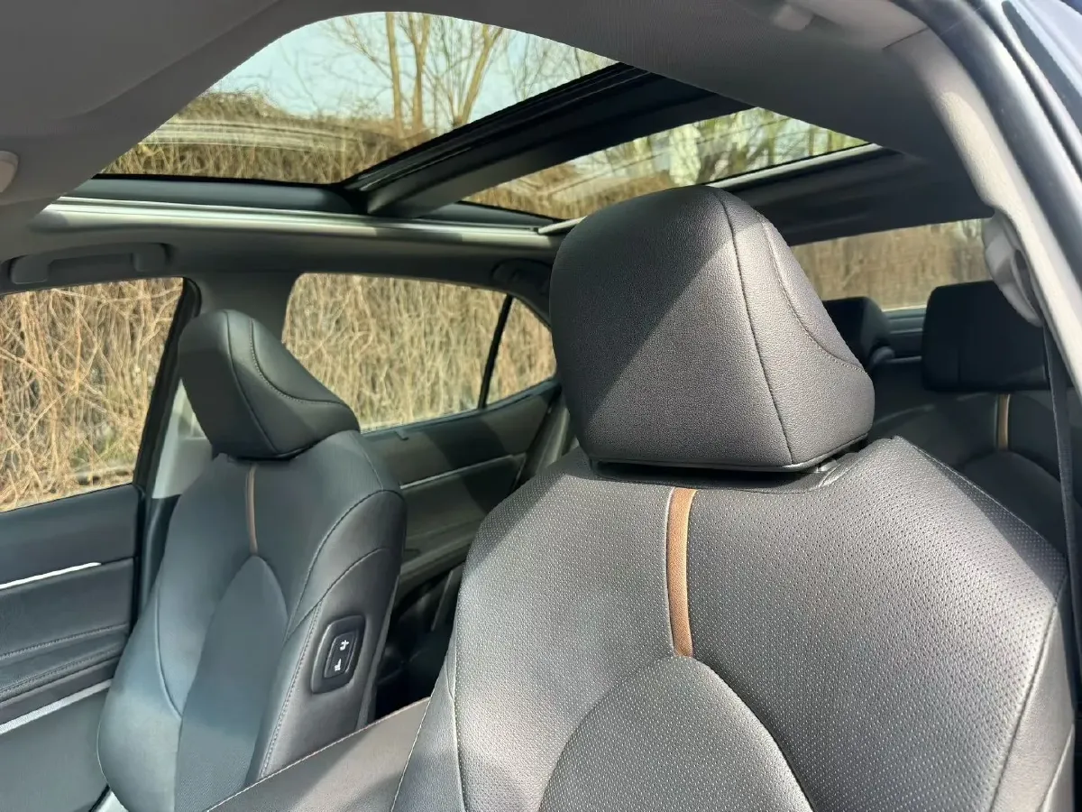 2023 Toyota Camry 2.5L 207HP L4 8AT,autocango,china used car exporter,china ev exporter,chinese used car exporter,chinese used ev exporter