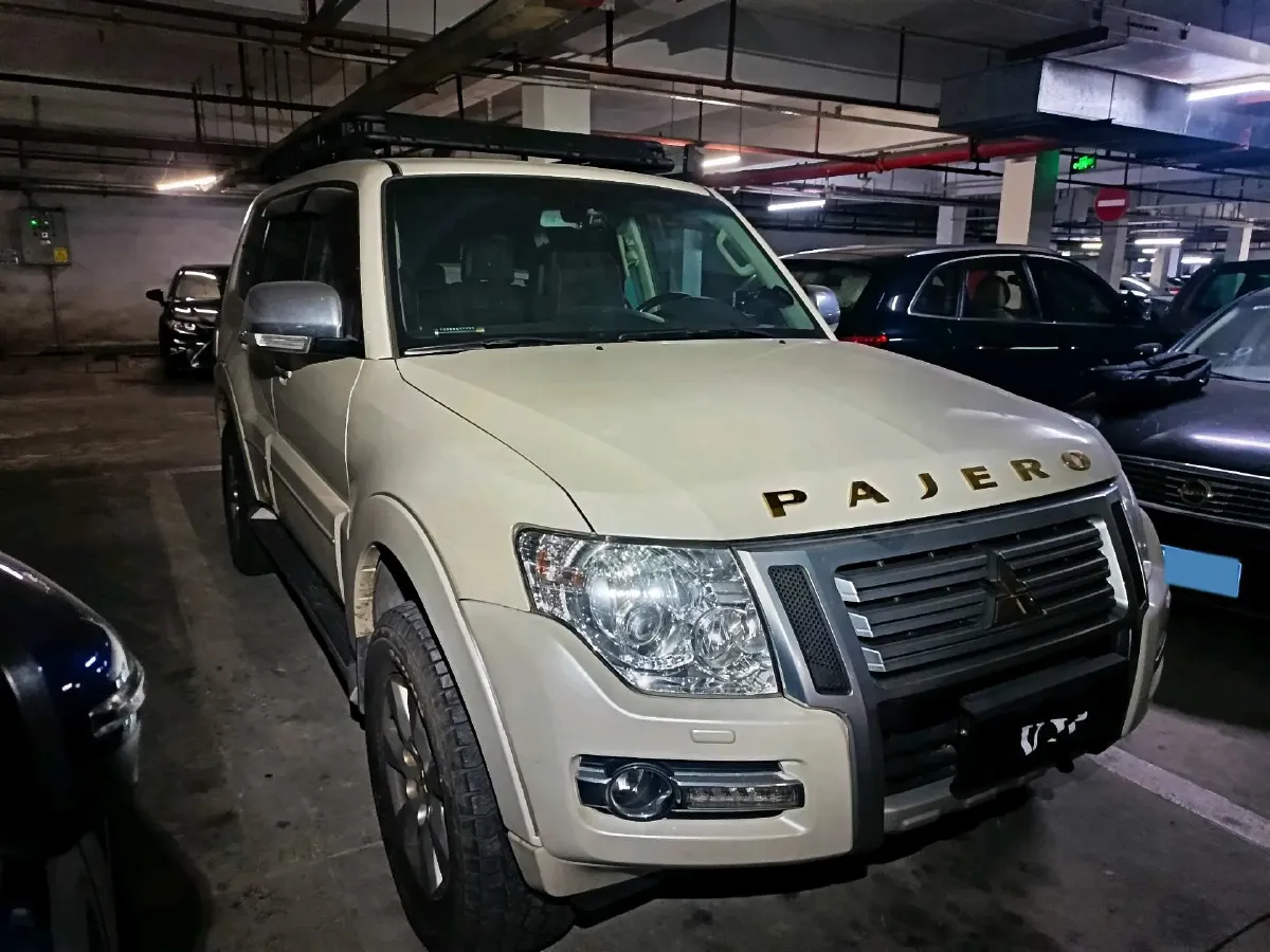 2016 Mitsubishi Pajero 3.0L 174HP V6 5AT,autocango,china used car exporter,china ev exporter,chinese used car exporter,chinese used ev exporter