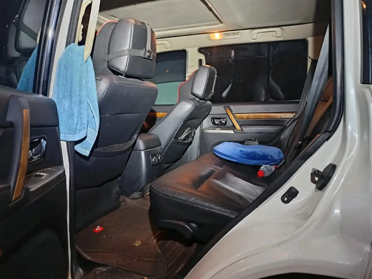 2016 Mitsubishi Pajero 3.0L 174HP V6 5AT,autocango,china used car exporter,china ev exporter,chinese used car exporter,chinese used ev exporter