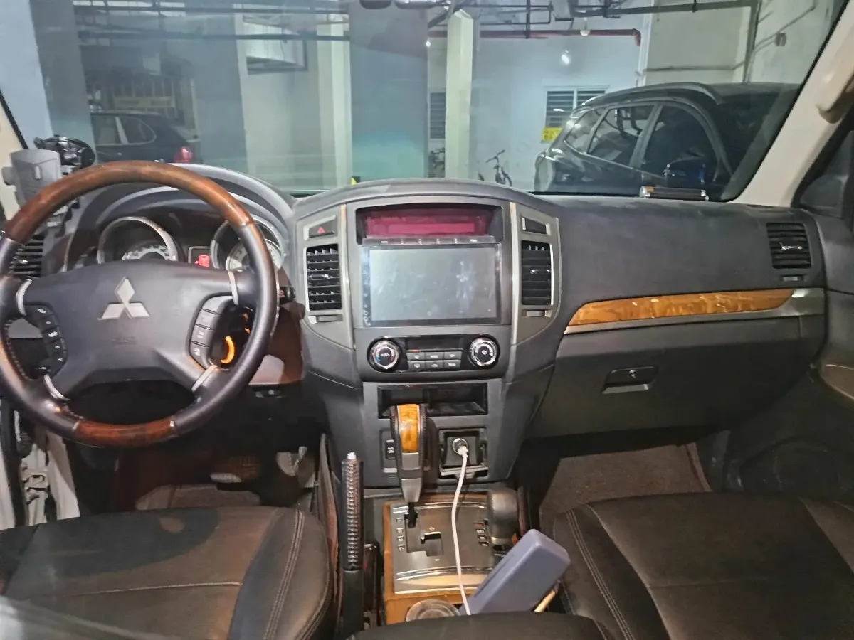 2016 Mitsubishi Pajero 3.0L 174HP V6 5AT,autocango,china used car exporter,china ev exporter,chinese used car exporter,chinese used ev exporter