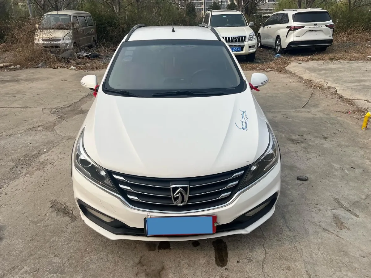 2017 BaoJun 310W 1.5L 112HP L4 6MT,autocango,china used car exporter,china ev exporter,chinese used car exporter,chinese used ev exporter