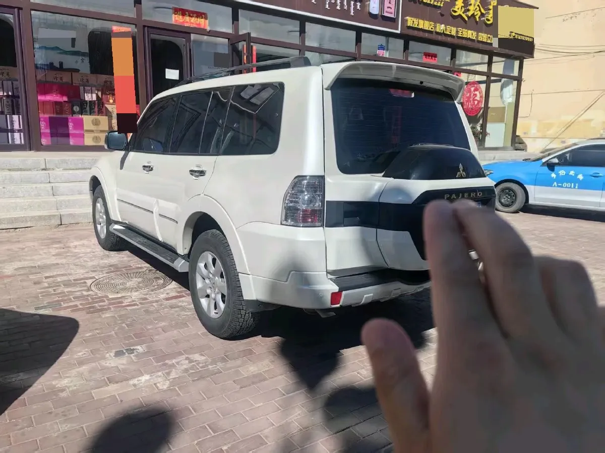 2020 Mitsubishi Pajero 3.0L 174HP V6 5AT,autocango,china used car exporter,china ev exporter,chinese used car exporter,chinese used ev exporter