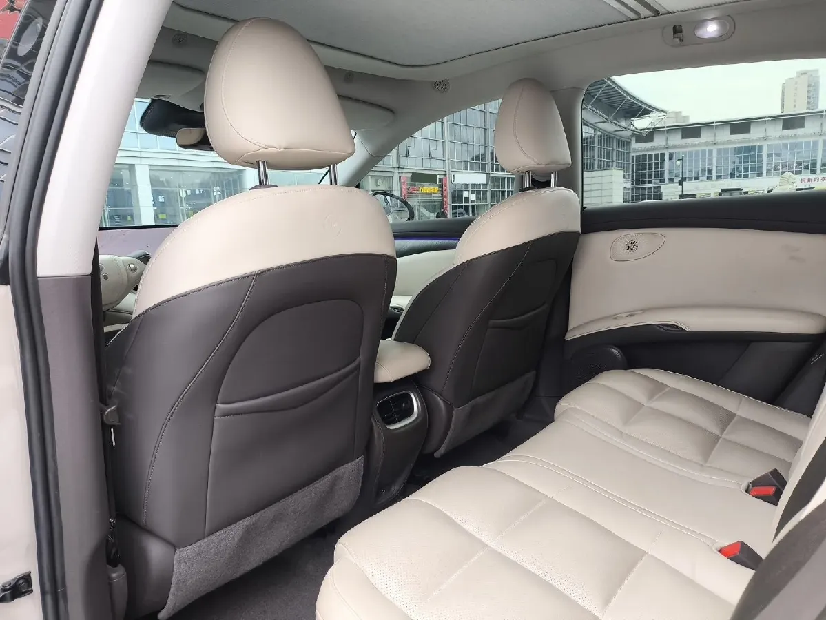 2023 IM LS6 BEV 100KWH,autocango,china used car exporter,china ev exporter,chinese used car exporter,chinese used ev exporter