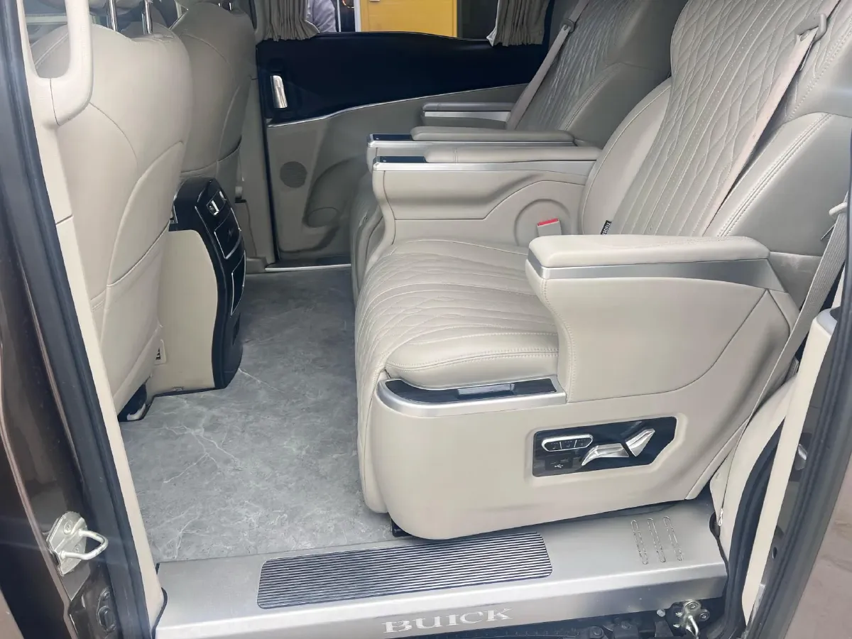 2022 Buick GL8 2.0T 237HP L4 9AT,autocango,china used car exporter,china ev exporter,chinese used car exporter,chinese used ev exporter