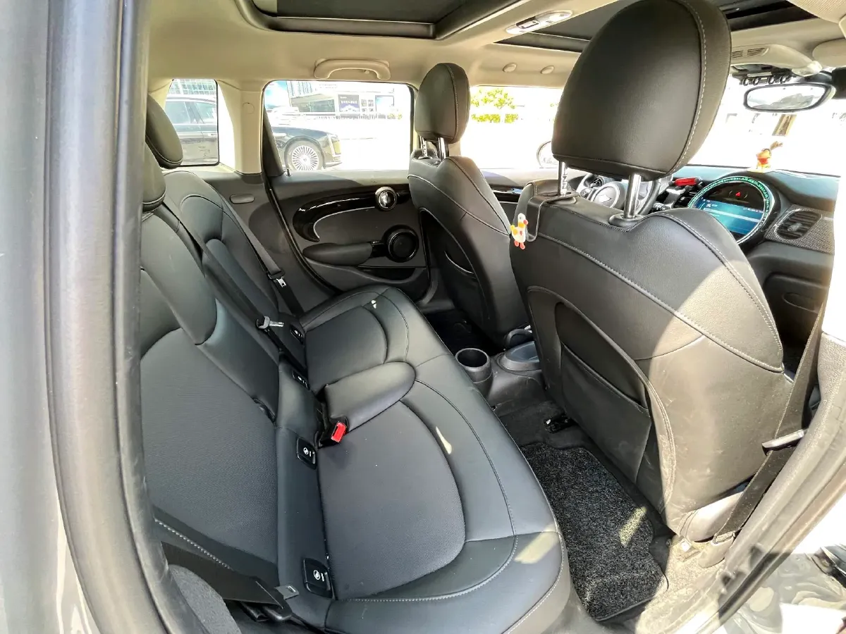 2021 MINI MINI 1.5T 136HP L3 7DCT,autocango,china used car exporter,china ev exporter,chinese used car exporter,chinese used ev exporter