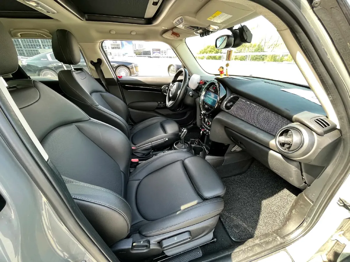 2021 MINI MINI 1.5T 136HP L3 7DCT,autocango,china used car exporter,china ev exporter,chinese used car exporter,chinese used ev exporter