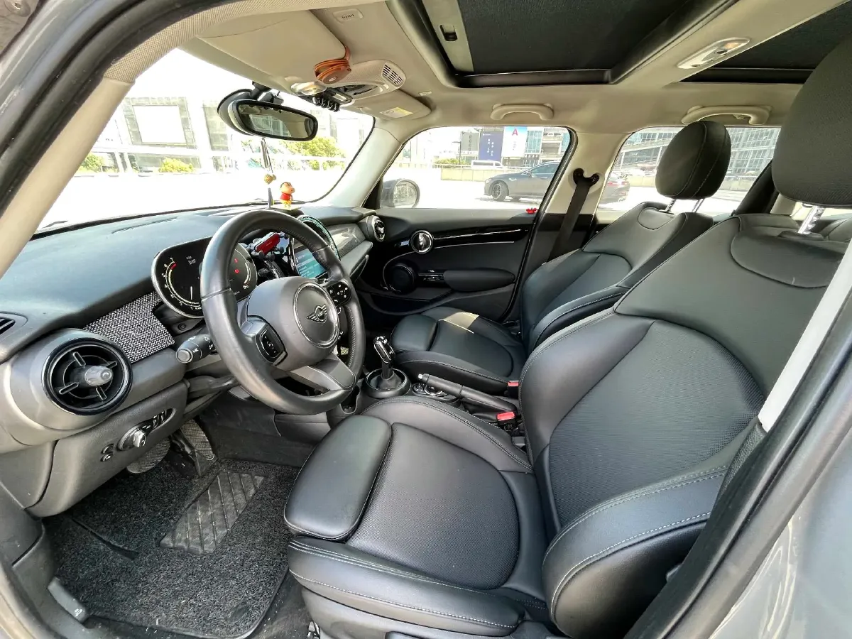 2021 MINI MINI 1.5T 136HP L3 7DCT,autocango,china used car exporter,china ev exporter,chinese used car exporter,chinese used ev exporter