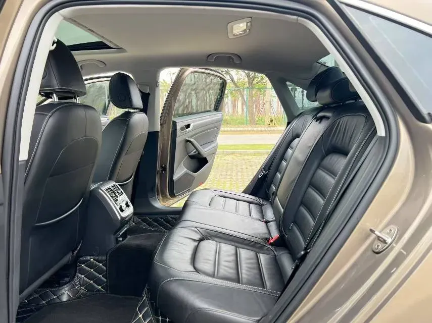 2017 Volkswagen Passat 1.8T 180HP L4 7DCT,autocango,china used car exporter,china ev exporter,chinese used car exporter,chinese used ev exporter