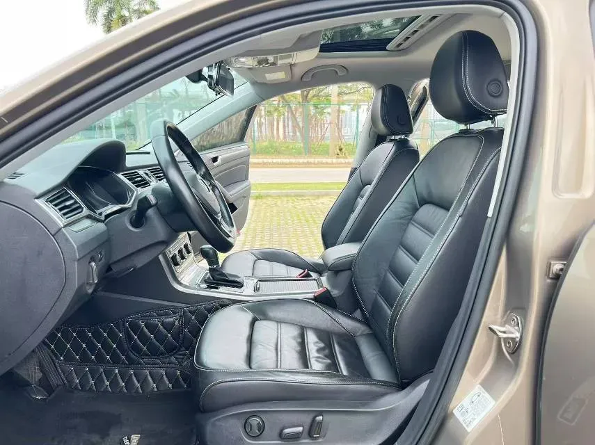 2017 Volkswagen Passat 1.8T 180HP L4 7DCT,autocango,china used car exporter,china ev exporter,chinese used car exporter,chinese used ev exporter