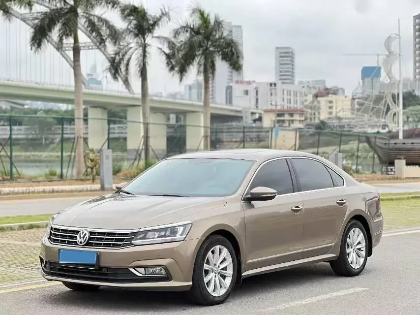 2017 Volkswagen Passat 1.8T 180HP L4 7DCT,autocango,china used car exporter,china ev exporter,chinese used car exporter,chinese used ev exporter