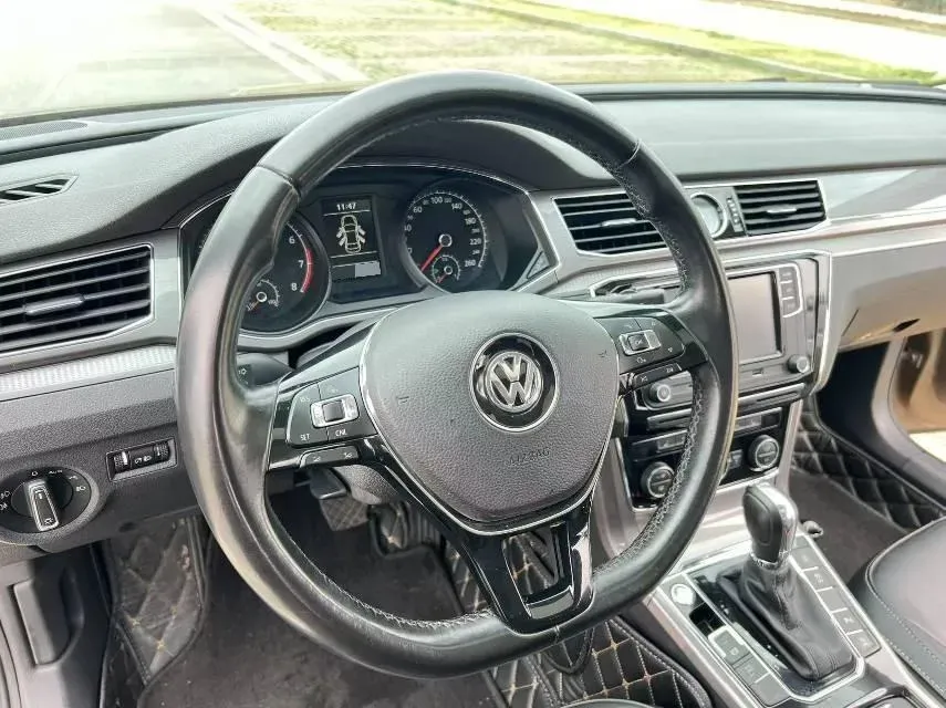 2017 Volkswagen Passat 1.8T 180HP L4 7DCT,autocango,china used car exporter,china ev exporter,chinese used car exporter,chinese used ev exporter
