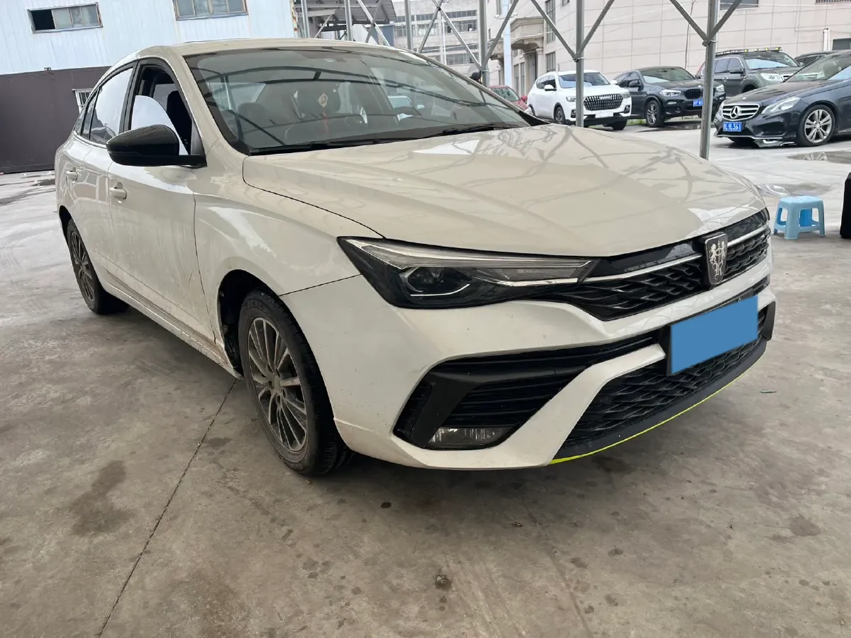2021 Roewe i5 1.5L 120HP L4 5MT,autocango,china used car exporter,china ev exporter,chinese used car exporter,chinese used ev exporter