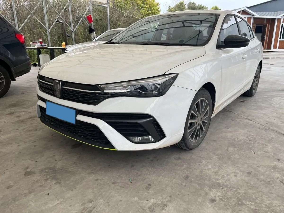 2021 Roewe i5 1.5L 120HP L4 5MT,autocango,china used car exporter,china ev exporter,chinese used car exporter,chinese used ev exporter