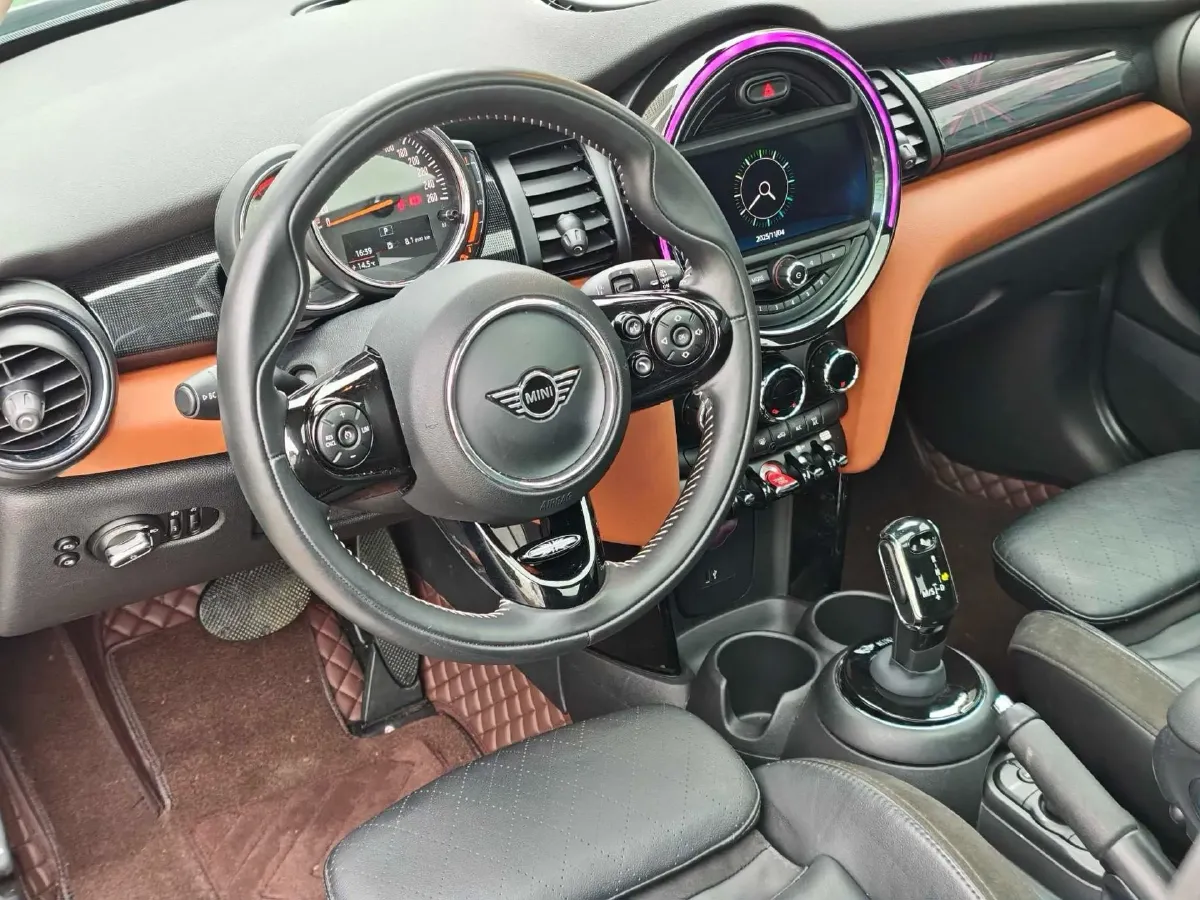 2020 MINI MINI 1.5T 136HP L3 7DCT,autocango,china used car exporter,china ev exporter,chinese used car exporter,chinese used ev exporter