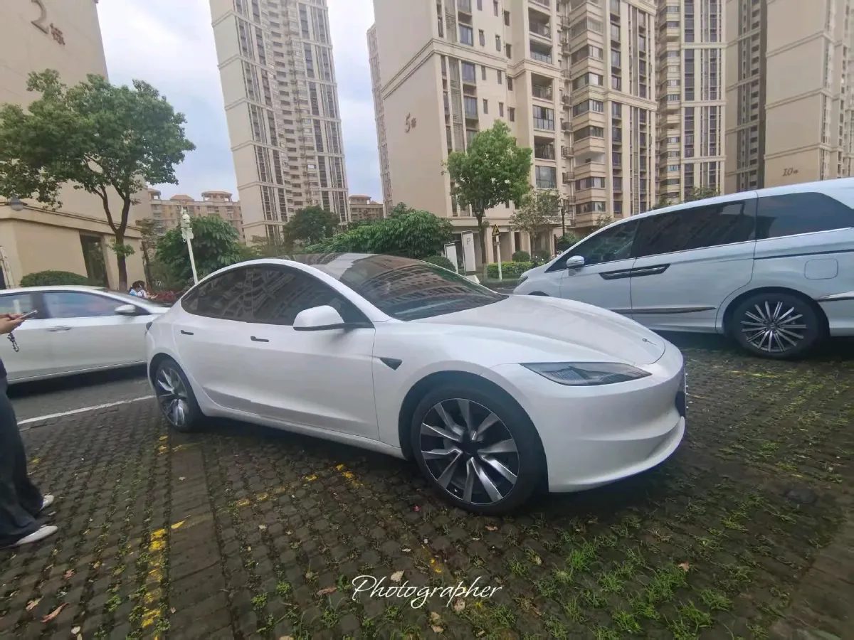 2025 Tesla Model 3 BEV 62.5KWH,autocango,china used car exporter,china ev exporter,chinese used car exporter,chinese used ev exporter