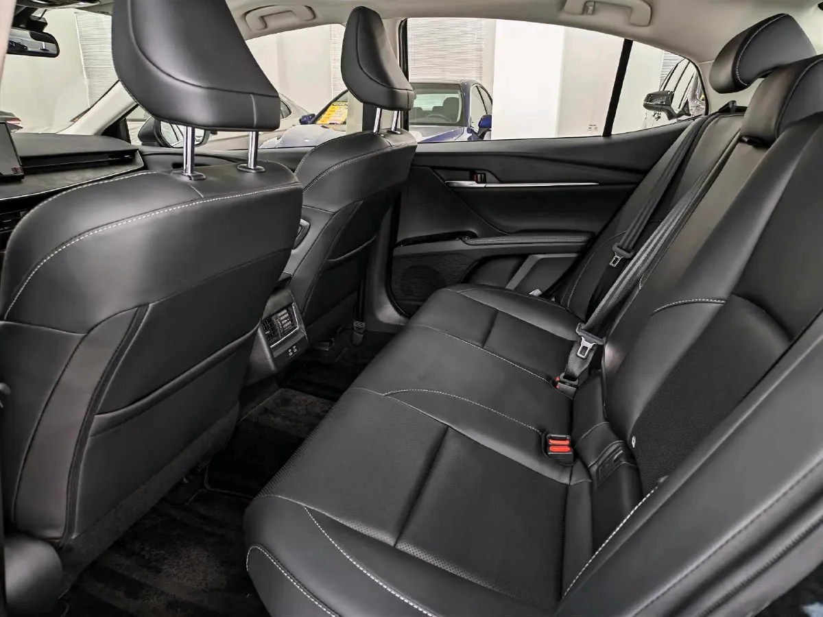 2024 Toyota Camry 2.0L 152HP L4 E-CVT Hybrid,autocango,china used car exporter,china ev exporter,chinese used car exporter,chinese used ev exporter