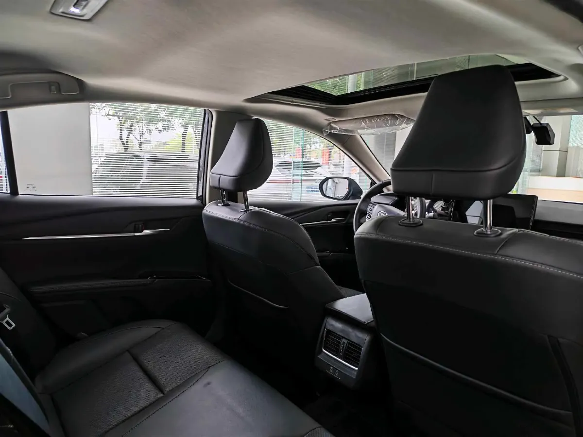 2024 Toyota Camry 2.0L 152HP L4 E-CVT Hybrid,autocango,china used car exporter,china ev exporter,chinese used car exporter,chinese used ev exporter