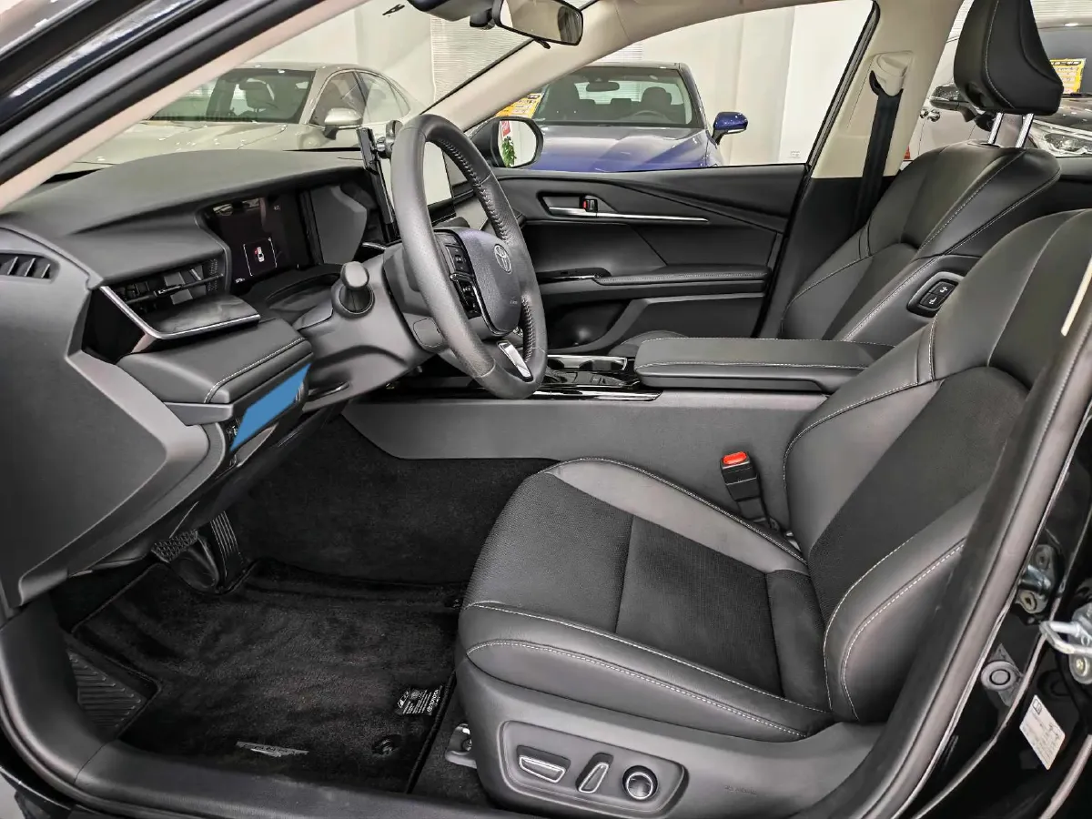 2024 Toyota Camry 2.0L 152HP L4 E-CVT Hybrid,autocango,china used car exporter,china ev exporter,chinese used car exporter,chinese used ev exporter