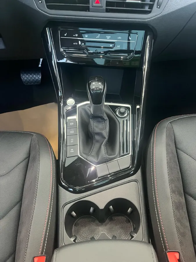 2022 Volkswagen Tayron 1.4T 150HP L4 7DCT,autocango,china used car exporter,china ev exporter,chinese used car exporter,chinese used ev exporter