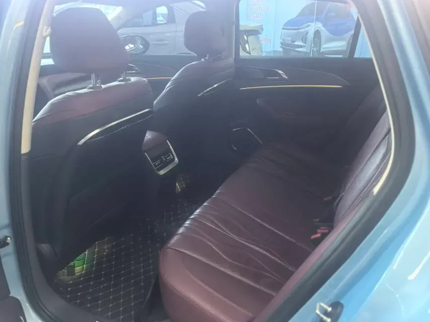 2023 HongQi H5 2.0T 224HP L4 8AT,autocango,china used car exporter,china ev exporter,chinese used car exporter,chinese used ev exporter