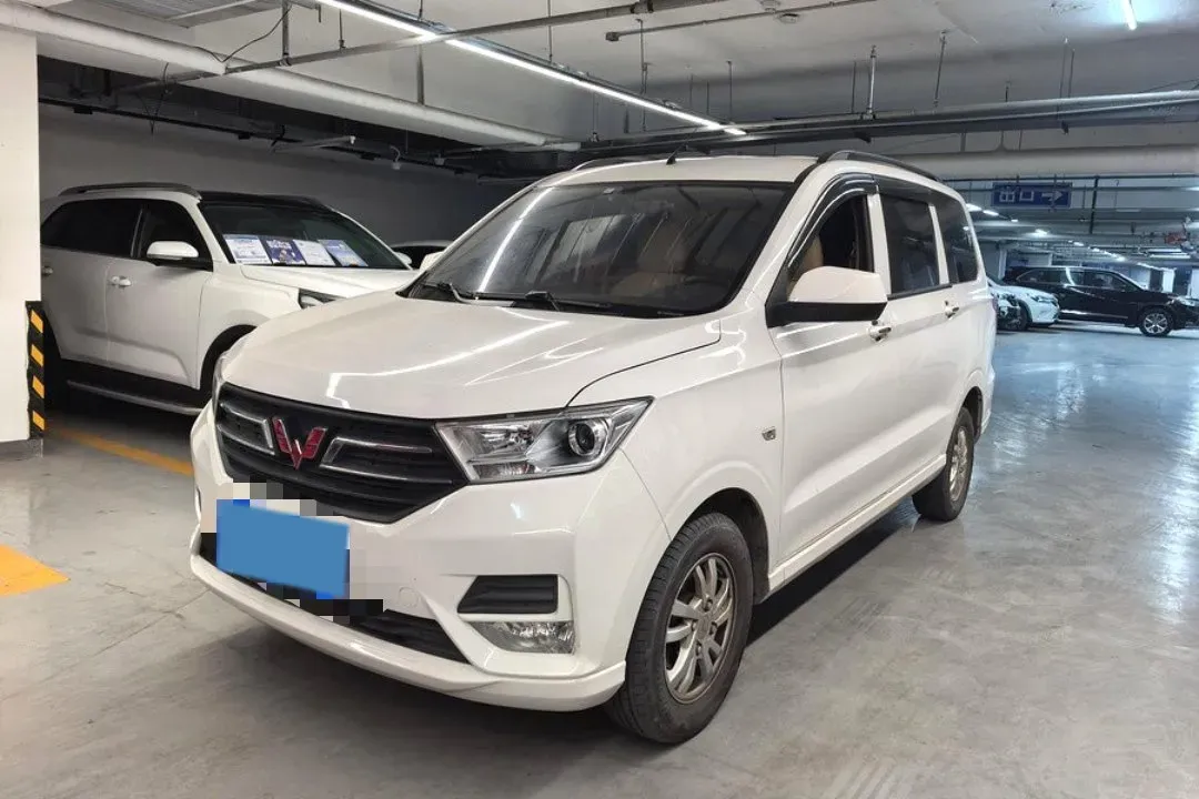 2021 WuLing RongGuang New Truck 1.5L 99HP L4 5MT,autocango,china used car exporter,china ev exporter,chinese used car exporter,chinese used ev exporter