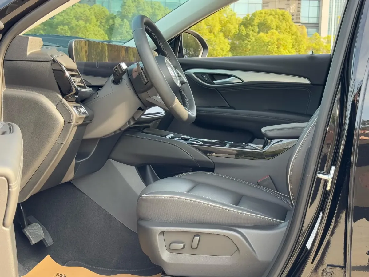 2024 Buick EnvisionPlus 2.0T 237HP L4 9AT,autocango,china used car exporter,china ev exporter,chinese used car exporter,chinese used ev exporter