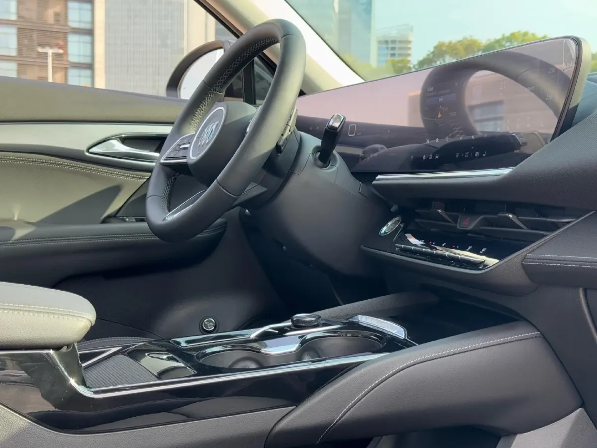 2024 Buick EnvisionPlus 2.0T 237HP L4 9AT,autocango,china used car exporter,china ev exporter,chinese used car exporter,chinese used ev exporter