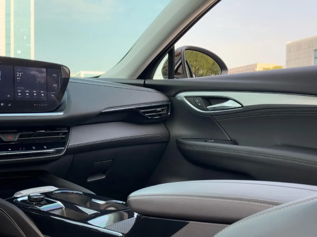 2024 Buick EnvisionPlus 2.0T 237HP L4 9AT,autocango,china used car exporter,china ev exporter,chinese used car exporter,chinese used ev exporter